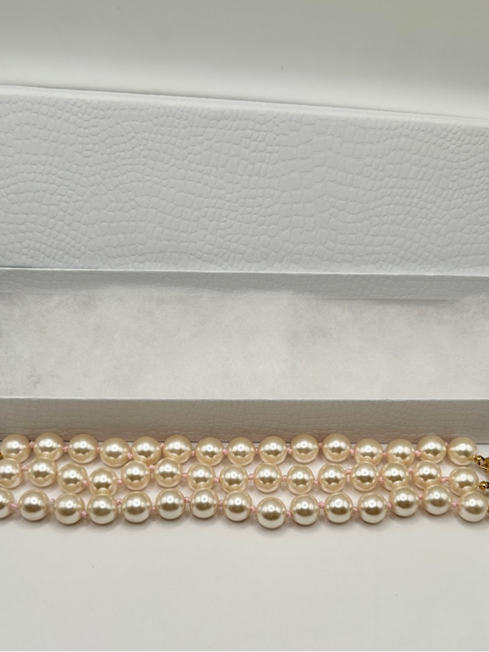 1980’s Richelieu Pink Pearl 10mm Triple Strand Bracelet 10k Gold Clasp - Picture 14 of 16